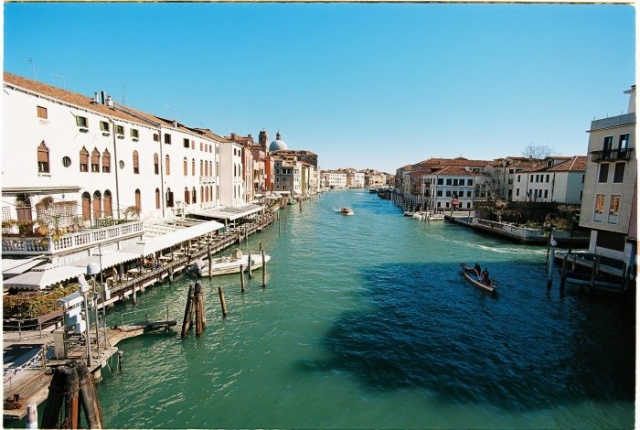 Venice Grad canal Film phtography Nikon F100 Zeiss distagon 18mm F3.5 ZF Kodak Ektar 100