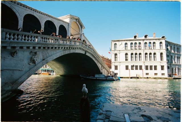 Grand canal Venice Rialto bridge Kodak Ektar 100 Zeiss 18mm 3.5 distagon